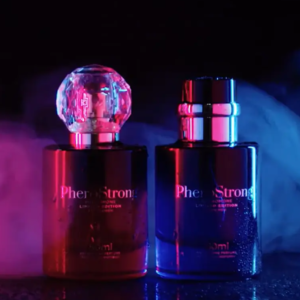 PheroStrong Limited Edition – Parfum cu feromoni pentru barbati, cu note de lemn de santal, maslin si vanilie - 50 ml