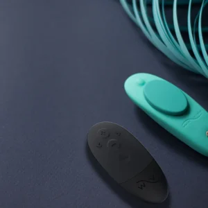 We-Vibe Moxie+ – Vibrator Stimultor Clitoris, pentru Chiloti, Control prin Telecomanda si Aplicatie