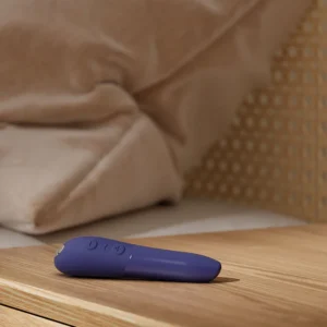 We-Vibe Tango X – Vibrator Bullet, Stimulator Clitoris, 16 moduri de vibratie, Albastru