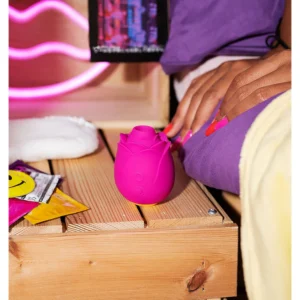 Romp Rose – Vibrator Trandafir cu Pleasure Air, Stimulator Clitoris, 10 moduri de stimulare